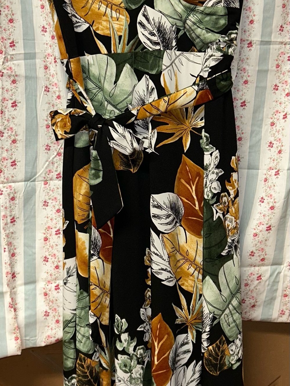 Black Tropical Leaf Print Maxi Dress